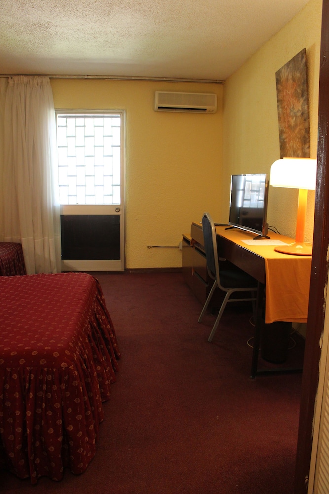 Comfort Suite photo 2