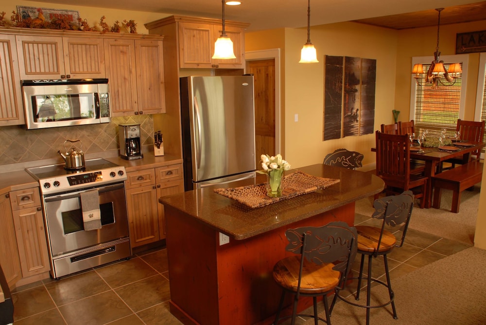 Luxury House, 3 Bedrooms, Kitchen, Lake View photo 2