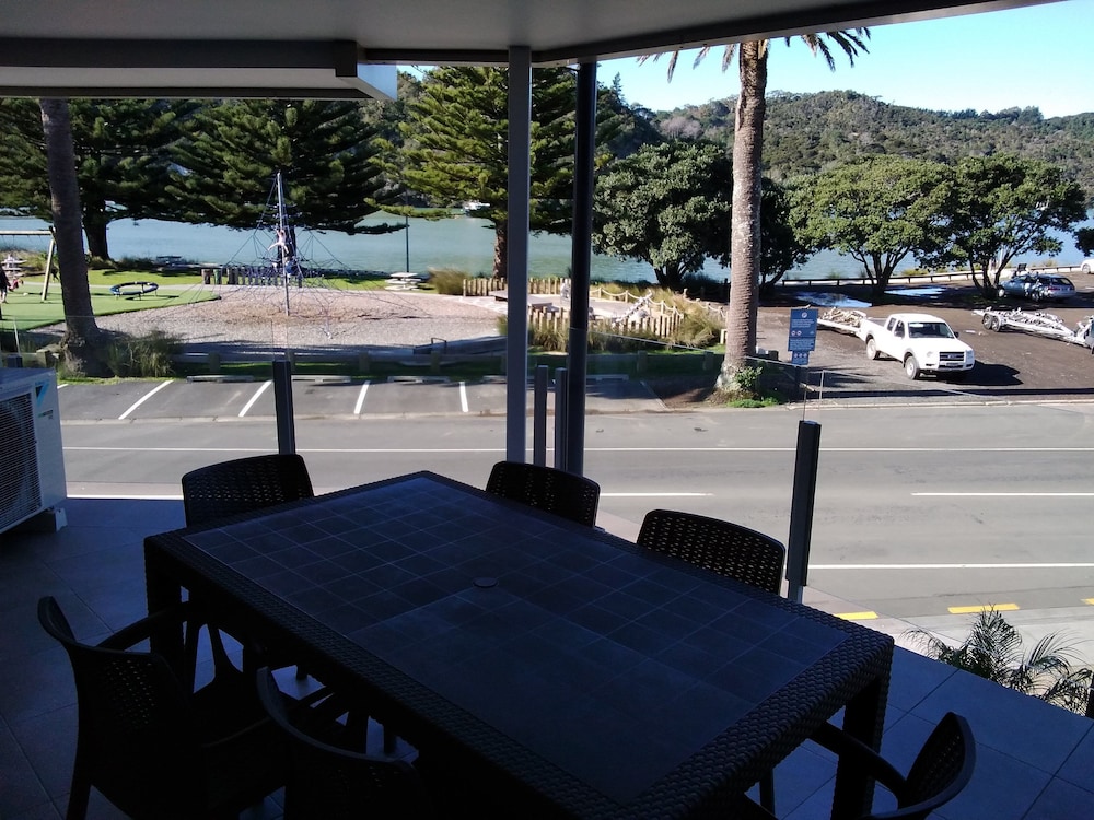 1 Bedroom Apartment, Non Smoking, Kitchen (Waterfront) photo 1