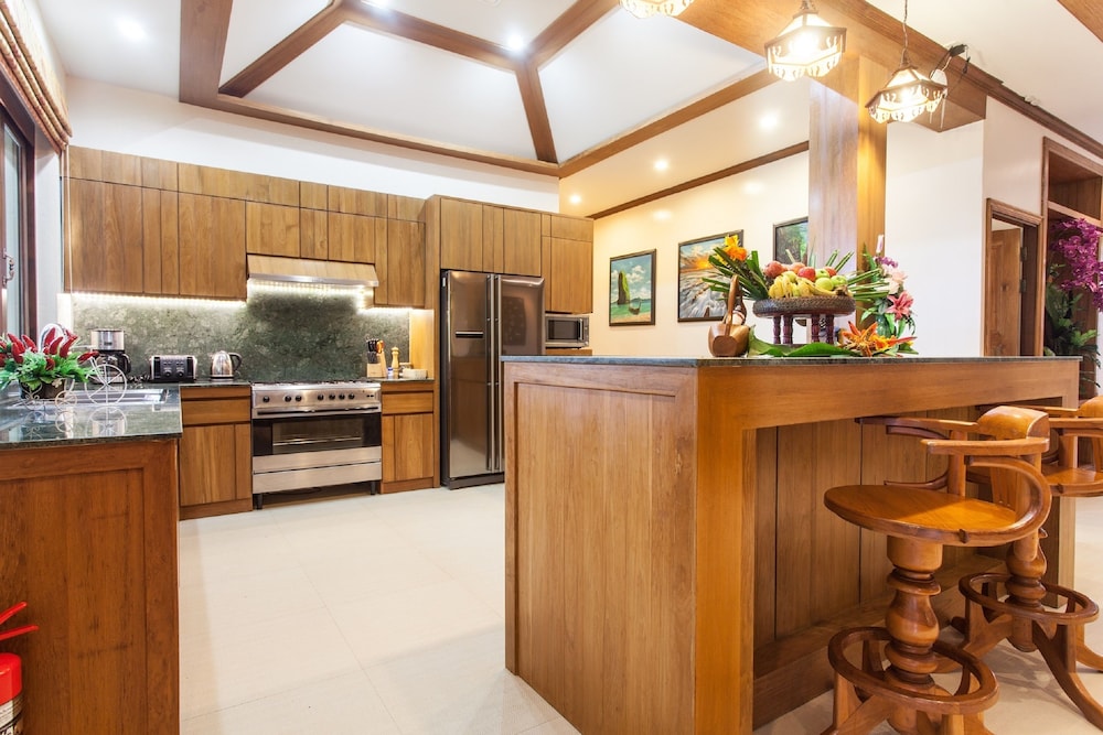 Whole Villa Using Just 3 Bedrooms For 6 Adults photo 2