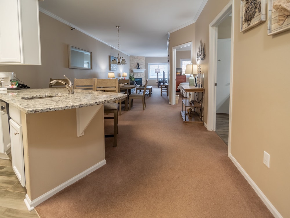 Commodore Suite- One Bedroom photo 1