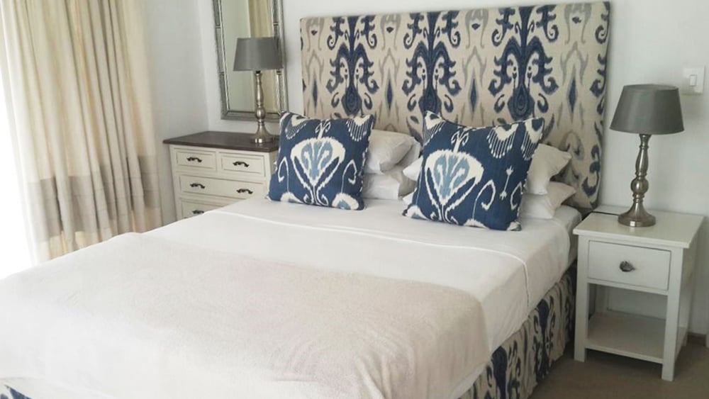 Comfort Apartment, 3 Bedrooms, Beach View photo 1