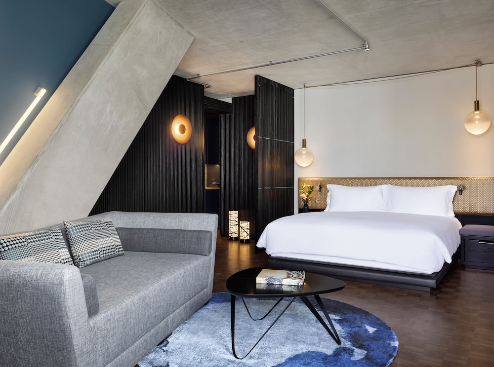 Suite (Hikari Suite)