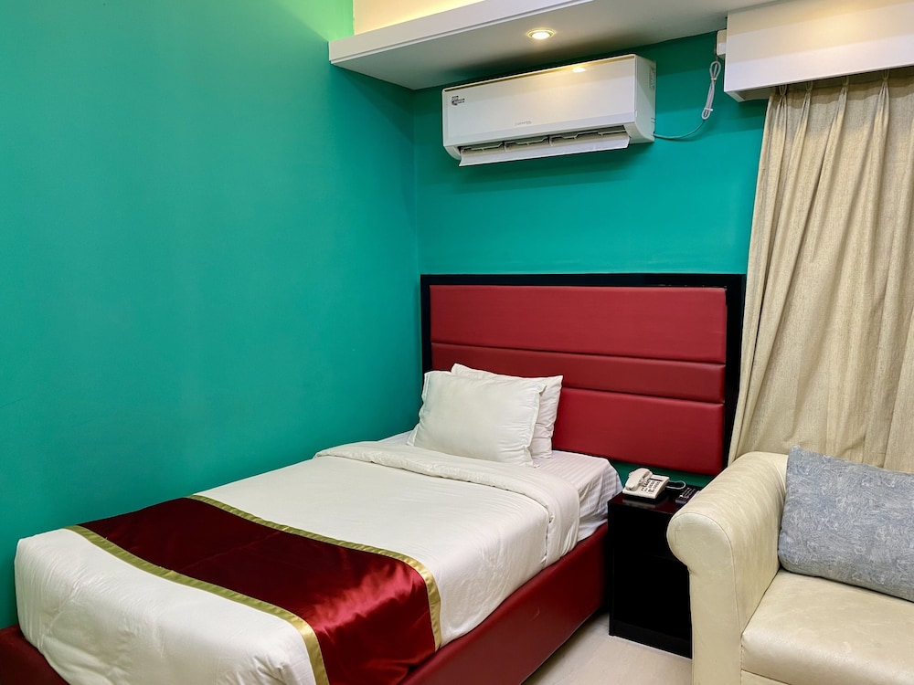 Deluxe Triple Room - Photo 2