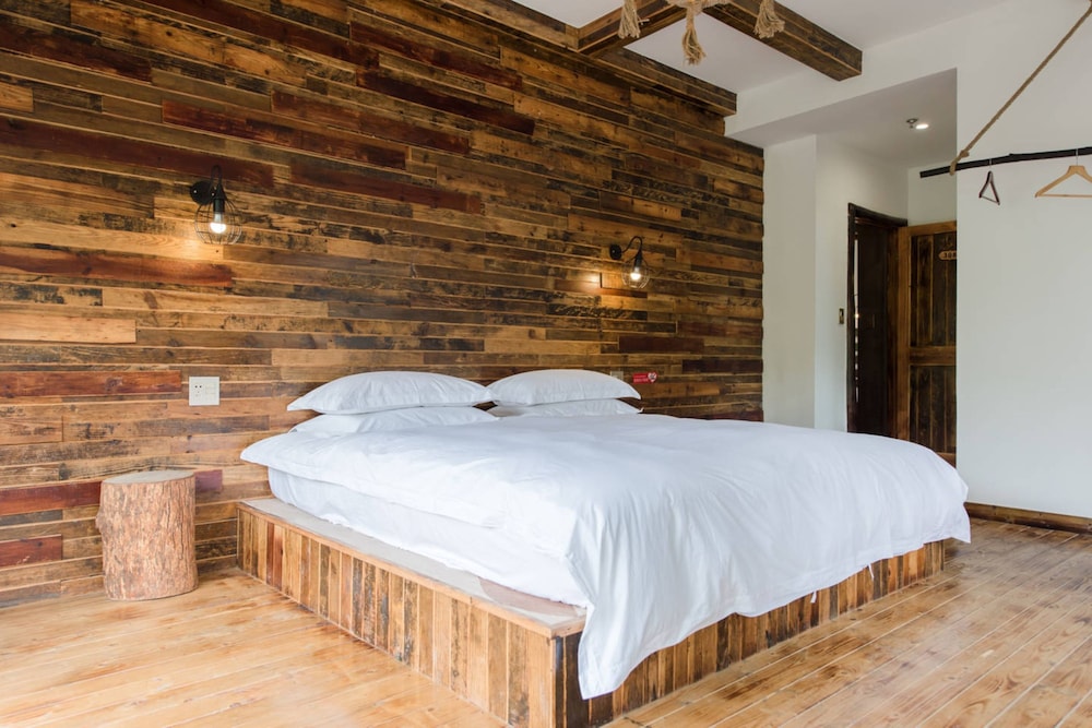 Deluxe Double Room with Bathtub photo 2