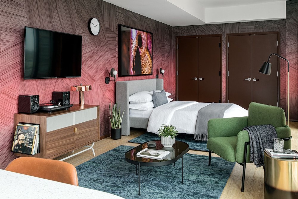 Standard Studio, 1 Queen Bed