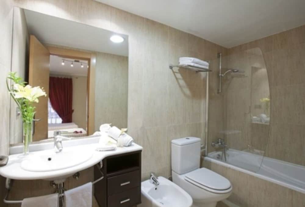 Triple Room, 3 Twin Beds - Photo 4