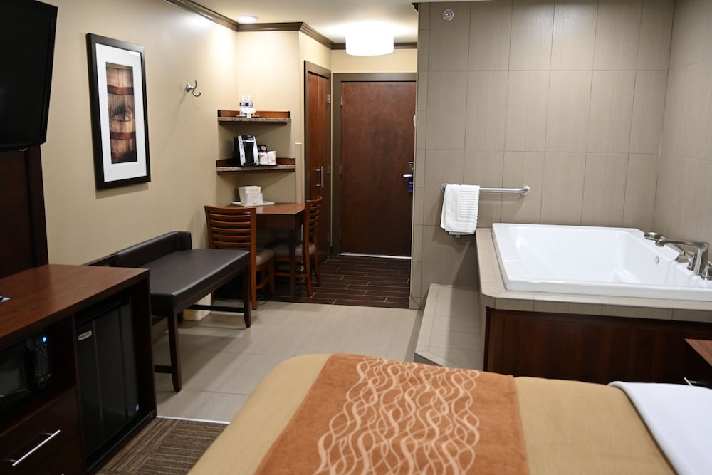 Deluxe Room King Bed Jacuzzi