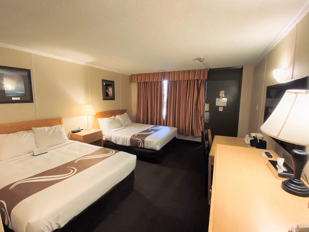 Exterior Room, 2 Queen Beds, Non Smoking - Photo 2