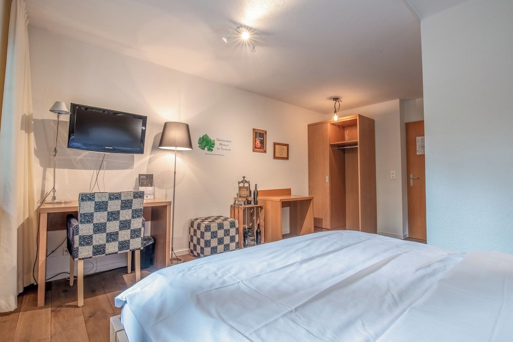 Classic Double Room, 1 Queen Bed - Photo 7