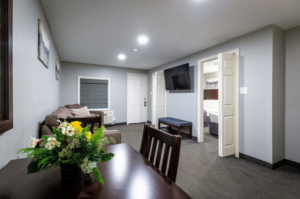Executive Suite, Multiple Beds (EXECUTIVE SUITE ROOM) photo 1