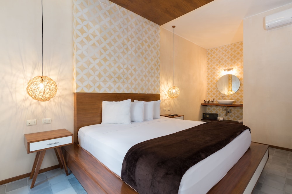 Luxury Suite photo 2