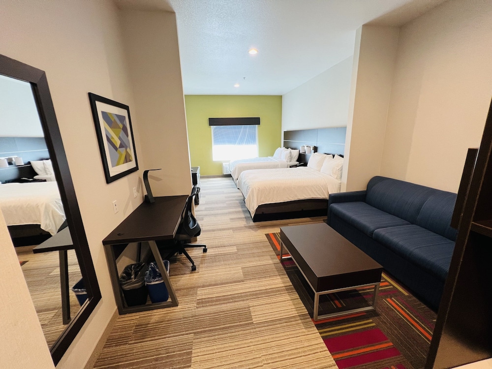 Suite, 2 Queen Beds - Photo 1
