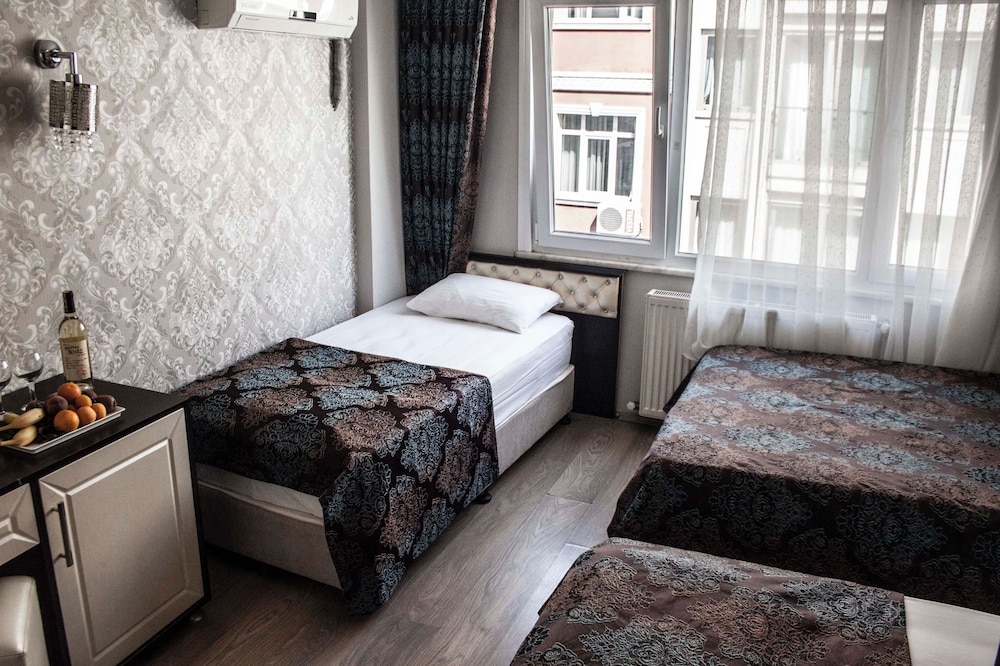 Economy Quadruple Room photo 1