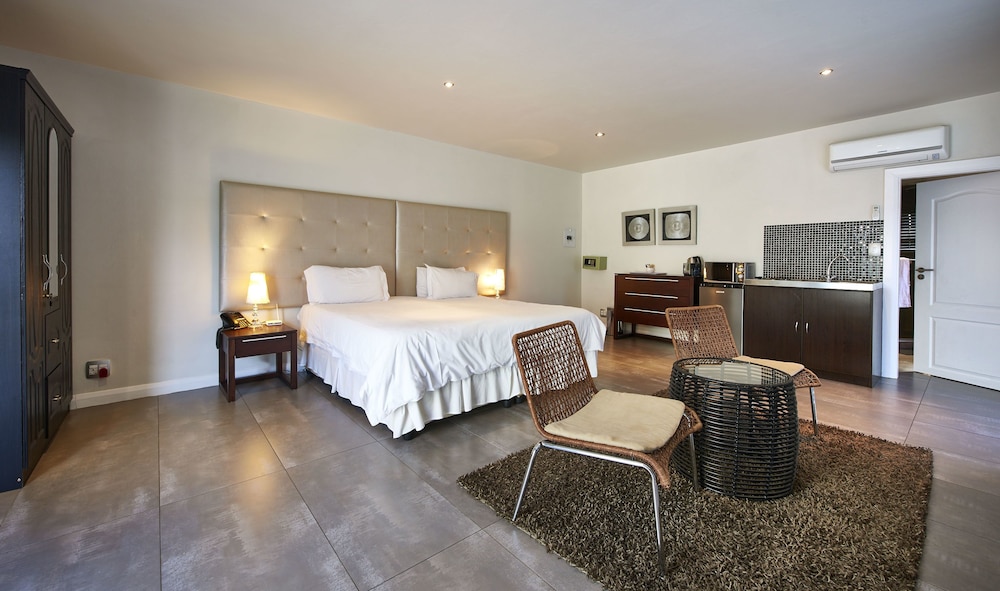 Penthouse, 1 King Bed, Garden View photo 1
