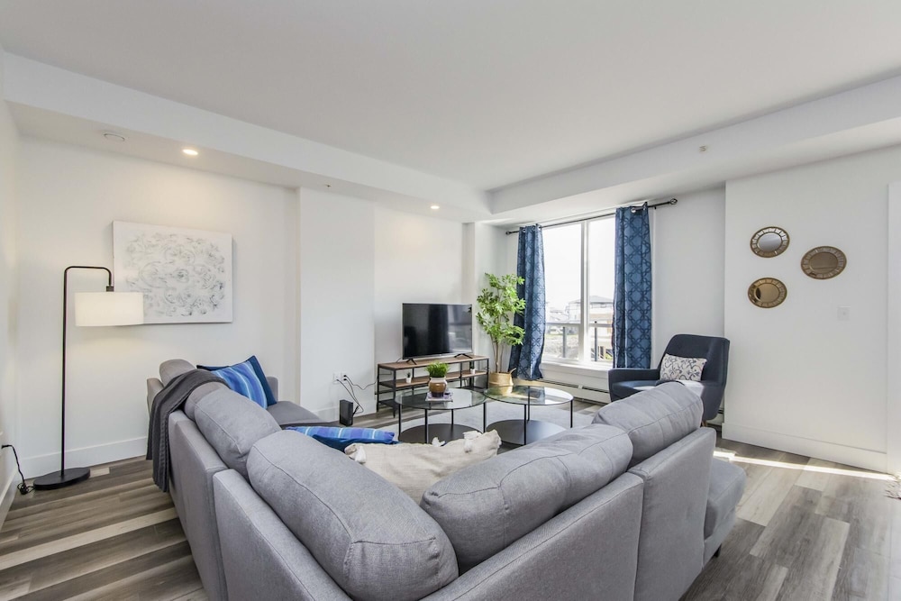 Luxurious 3 Bedroom Brand NEW Town House, 사진 7