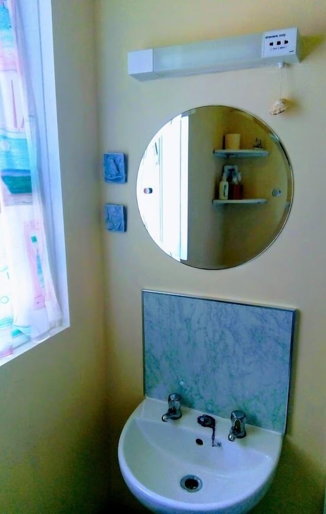Single Room, Ensuite photo 2