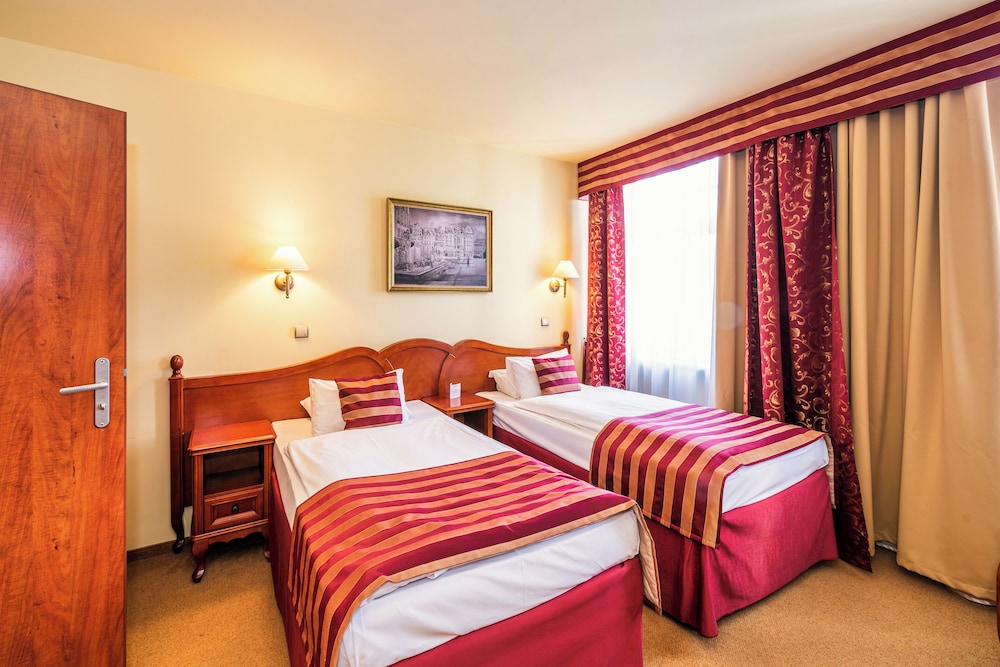 Twin Room - Photo 1