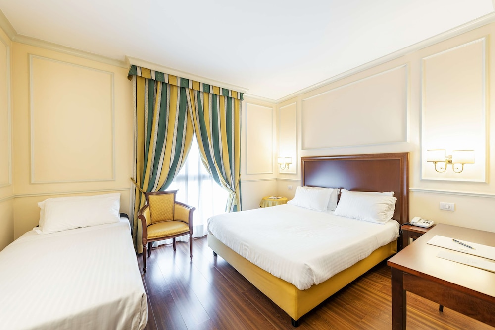Classic Room, Multiple Beds, Non Smoking - Photo 1