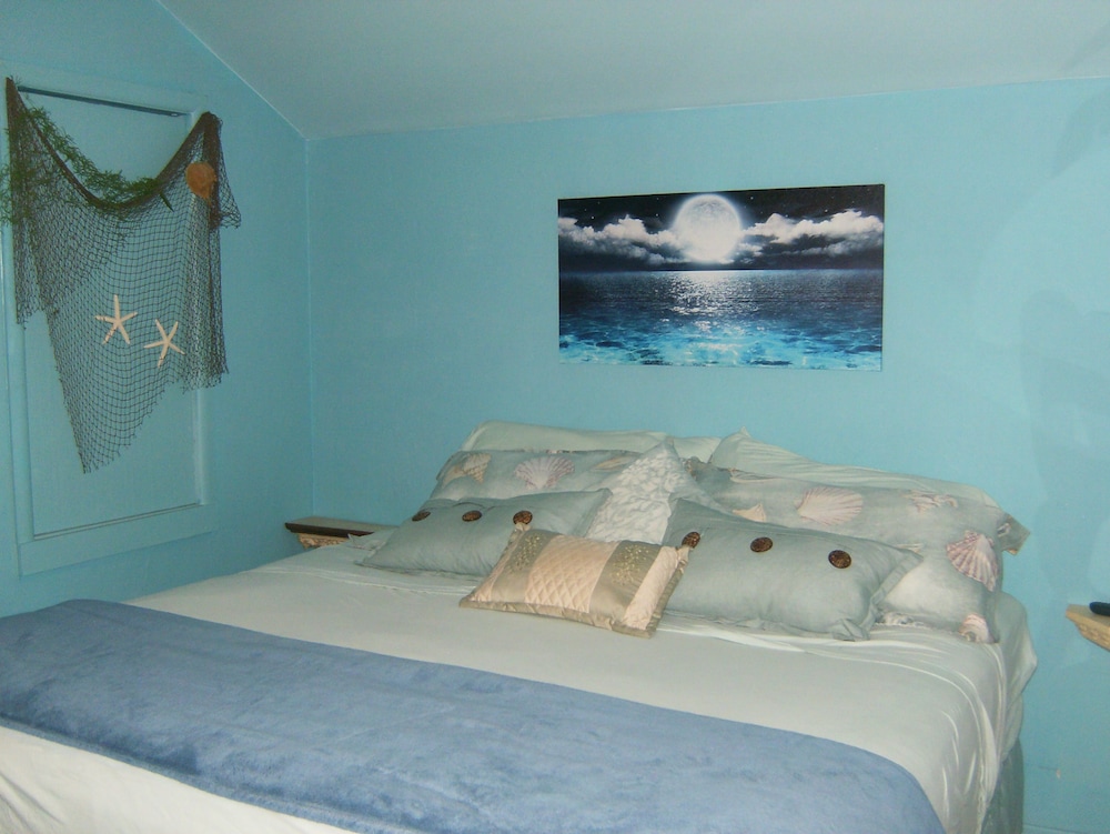 Cottage, 1 Bedroom, Kitchen, Not Pet Friendly photo 3