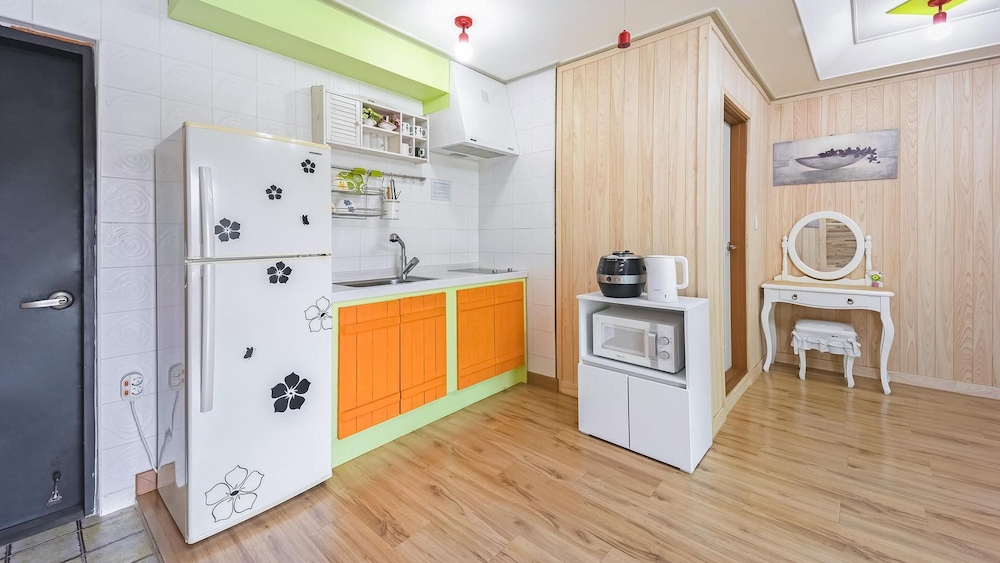Basic Room, 1 Bedroom (Pungyouiyeosin lea) photo 2