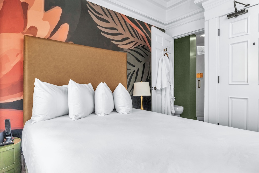 Room, 1 Queen Bed - Photo 6