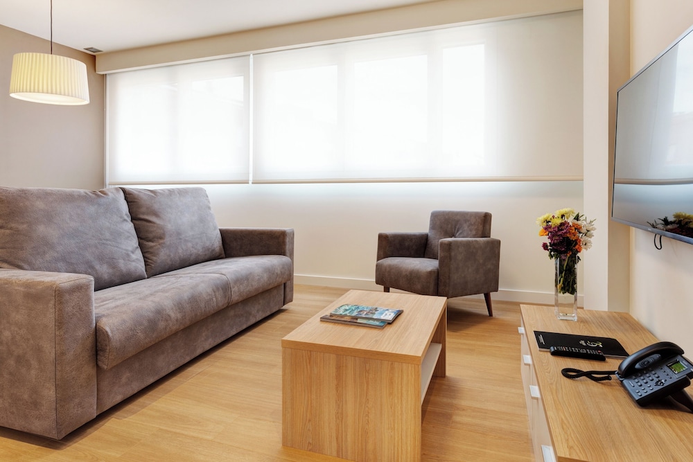 Classic Apartment - Photo 4