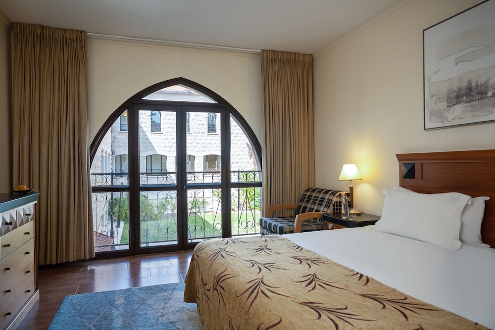 Gefen Room (Classic Wing) - Photo 2