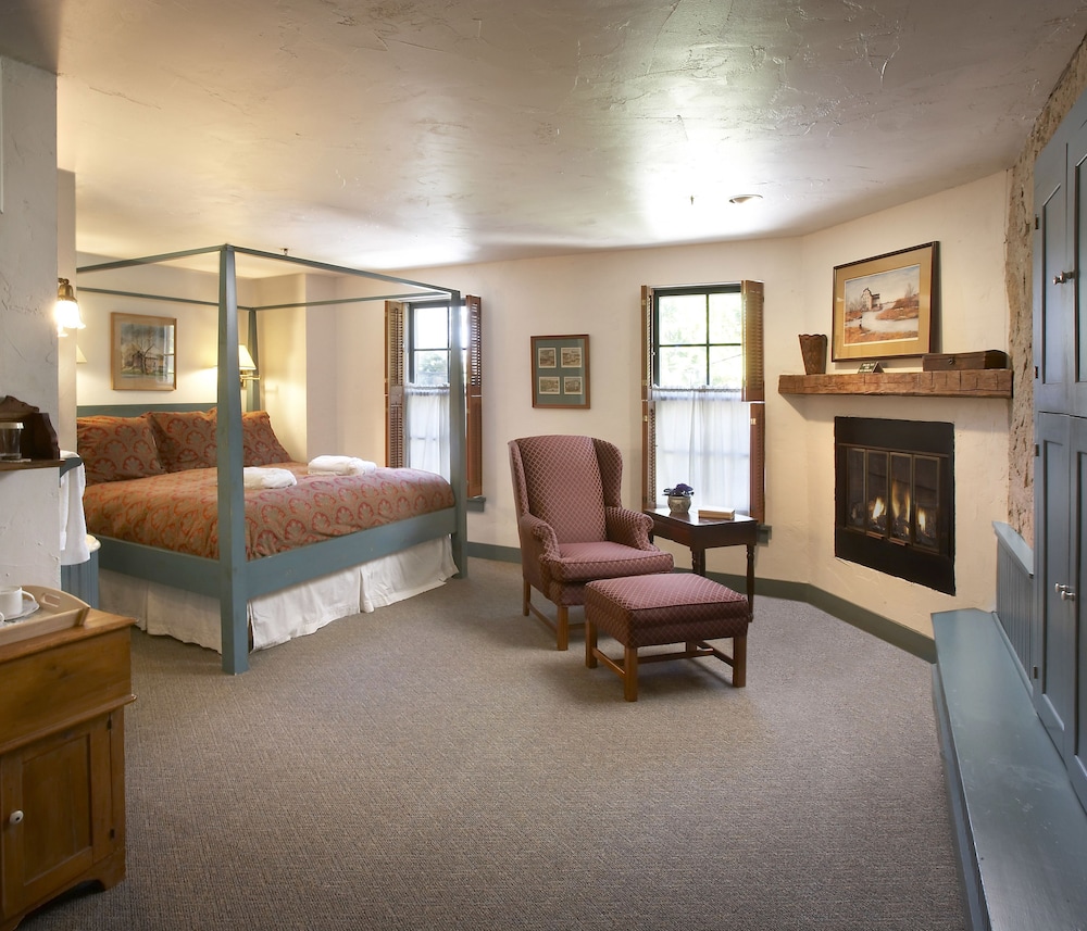Suite, 1 King Bed, Fireplace
