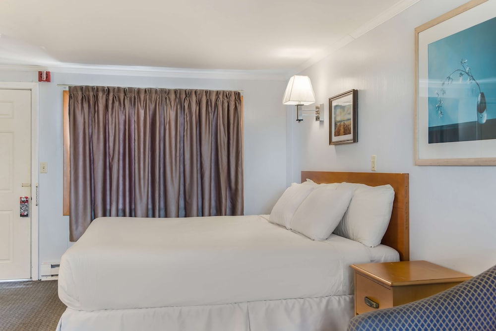 Room, 1 King Bed, Accessible, Non Smoking - Photo 2