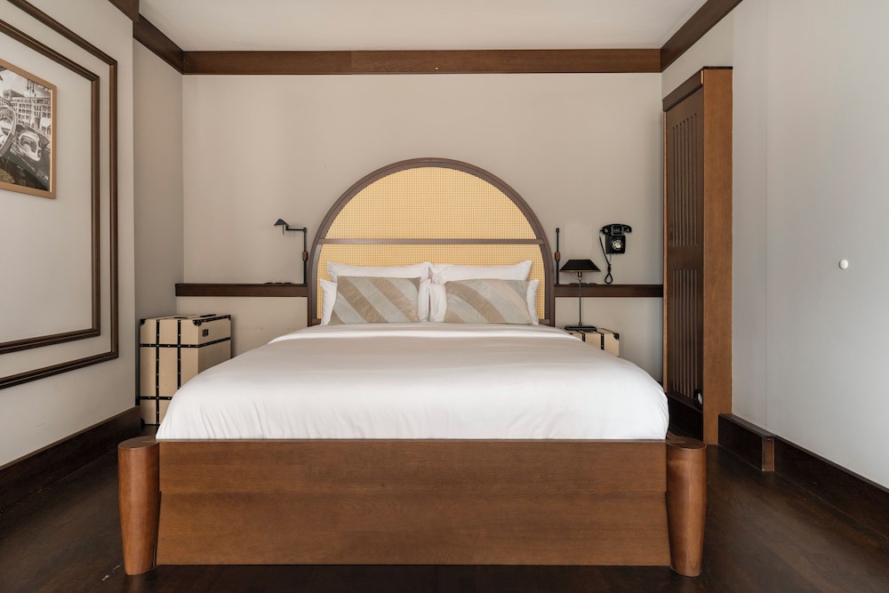 Signature Studio, 1 Queen Bed with Sofa bed, Kitchen