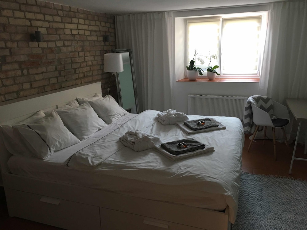 Romantic Apartment, Kitchenette, Garden View photo 1