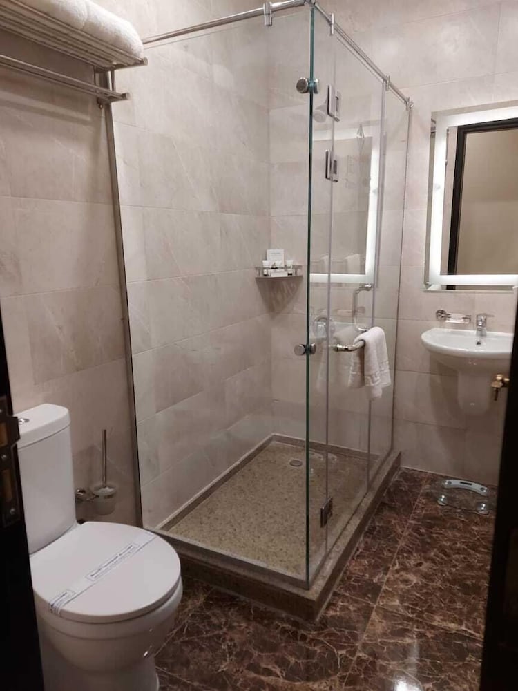 Suite, 2 Bedrooms thumbnail 5