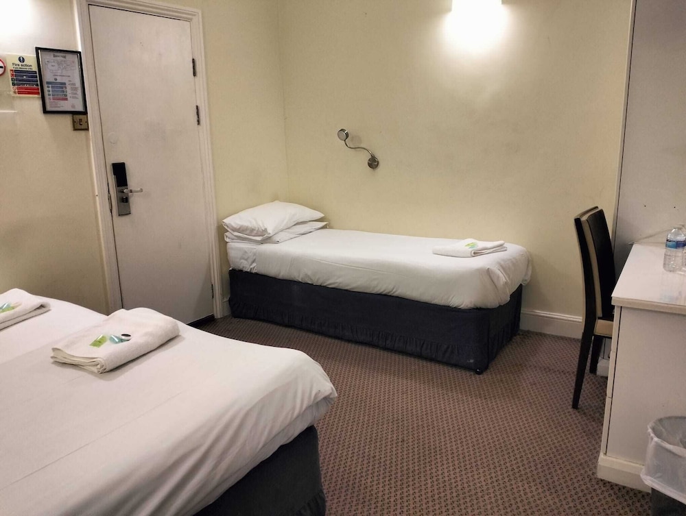 Deluxe Triple Room photo 1