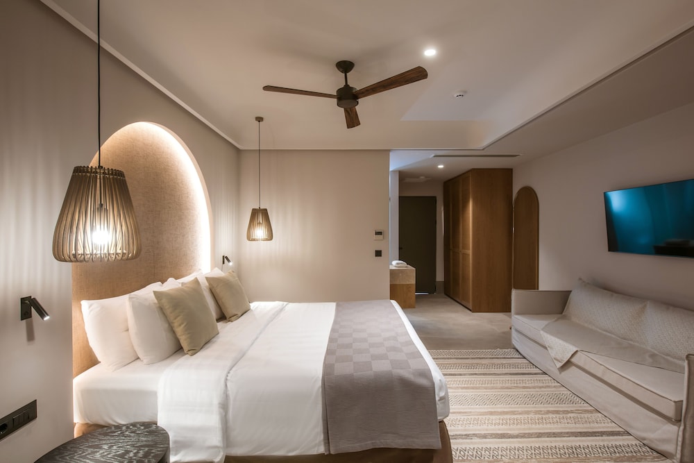 Junior Suite, Private Pool, Sea View - Photo 5