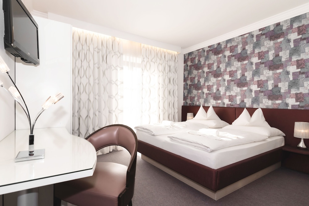 Standard Double or Twin Room photo 1