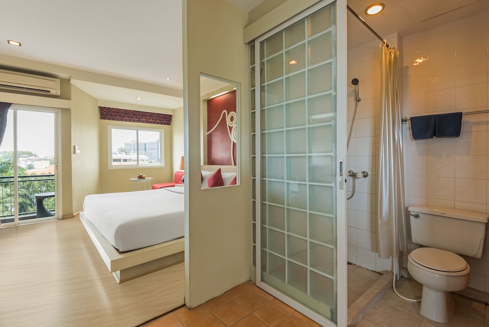 Deluxe Room - Photo 26