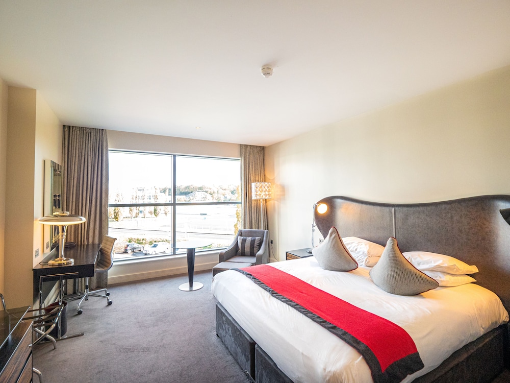 Deluxe Room (Track Facing) - Photo 1