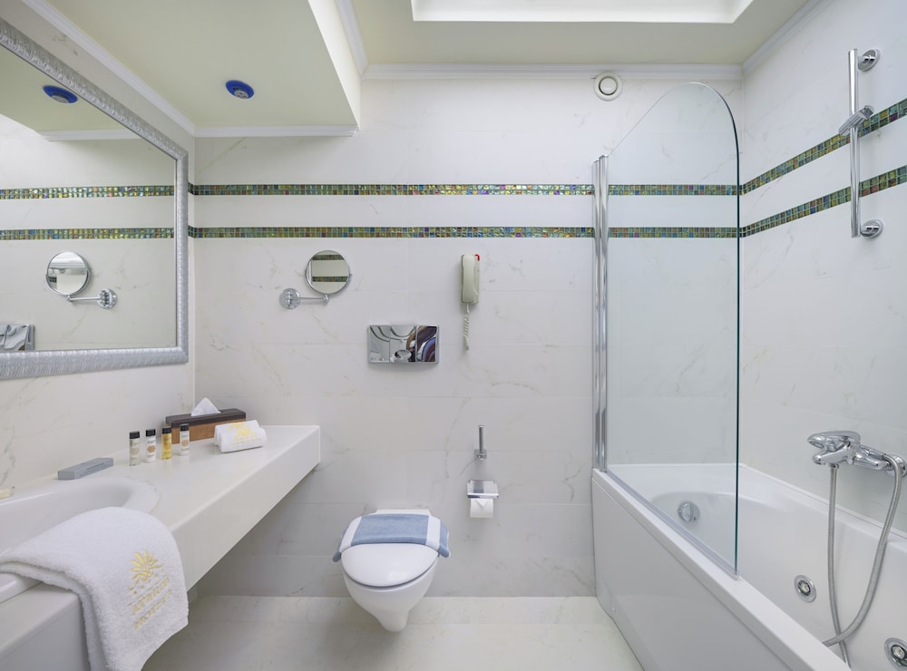 Standard Room, Partial Sea View photo 3