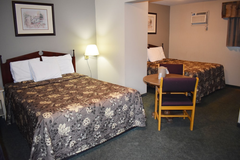 Standard Room, 2 Queen Beds photo 3