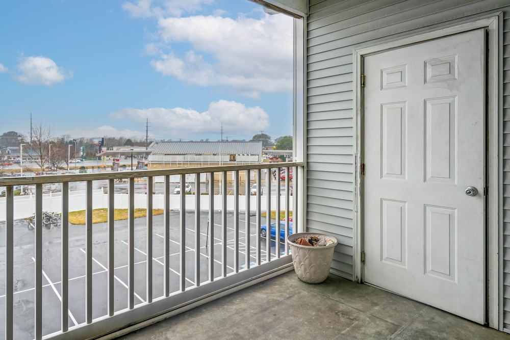 Condo, Multiple Beds, Balcony photo 2