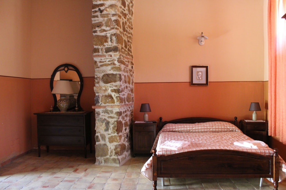 Traditional Quadruple Room photo 1