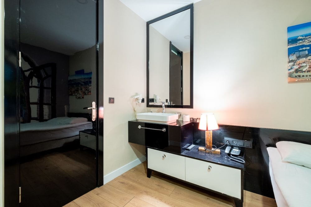 Economy Room photo 3