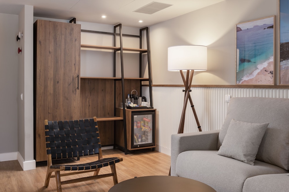 Junior Suite (Deluxe, 2 adults + 1 child) photo 3