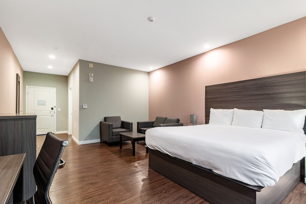Standard Room, 1 King Bed - Photo 7