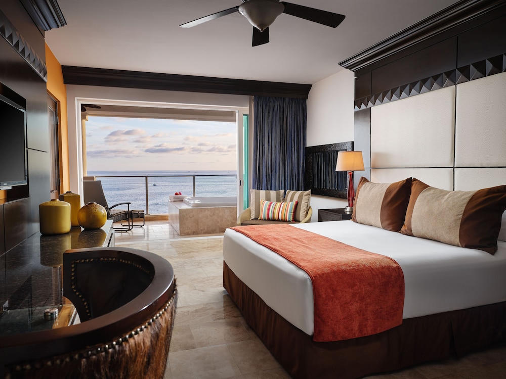 Penthouse, 2 Bedrooms, Ocean View - Photo 1