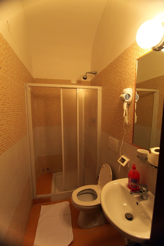 Economy Triple Room