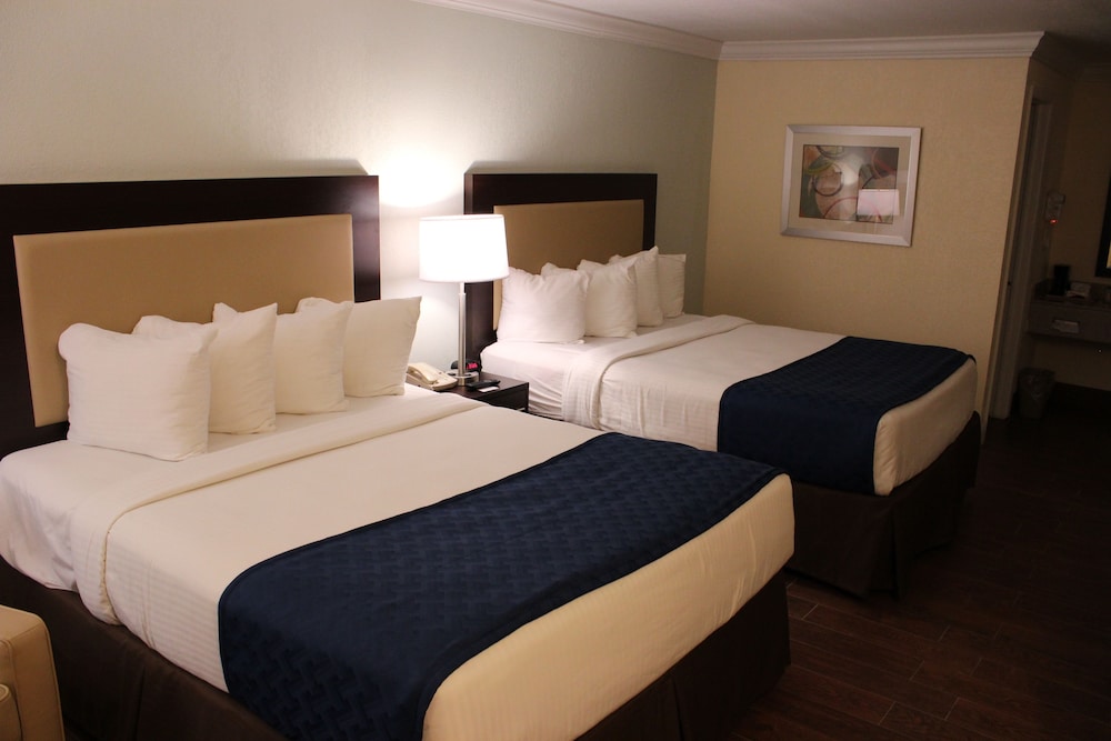 Premium Double Room, 2 Double Beds - Photo 1