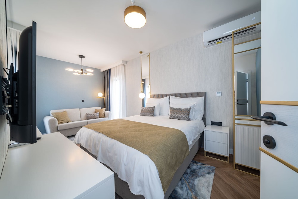 Junior Studio Suite