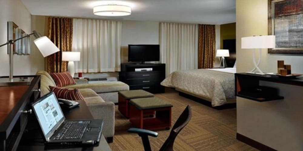 Suite, 2 Bedrooms, Accessible, Kitchen (1 King, 2 Double, Comm) photo 3